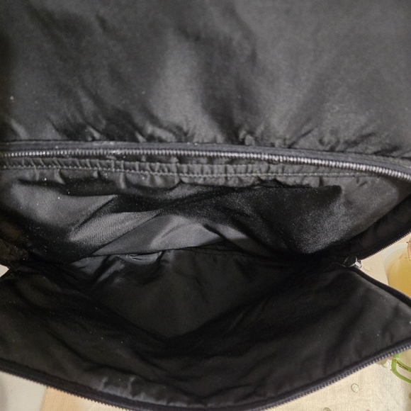 VINTAGE PRADA BLACK TESSUTO NYLON CROSS BODY TRAVEL BAG - Picture 11 of 16